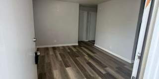 1305 W 6th St #1-4 Gallery 2