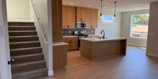 Beautiful Ridgefield Home with Modern Finishes, Spacious Layout, Attached Garage, and Convenient Access to Shopping, Parks & I-5 Gallery 1