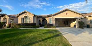 Charming Home in Olive Dr Area! Gallery 1