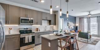 Rylan at Gateway Gallery 5