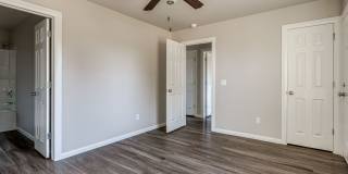 Pet-Friendly 3-Bed Home – Move-In Ready with Garage Gallery 13