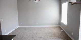 ✨ Beautiful 4 Bed / 2.5 Bath Townhome in The Exchange – Lehi Gallery 8