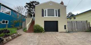 A gorgeous 3 bedroom and 1 bathroom home in Pacifica! Gallery 1