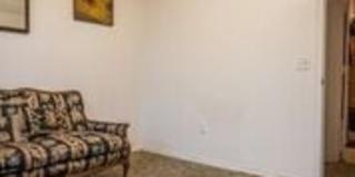 214 E 4th St Gallery 9