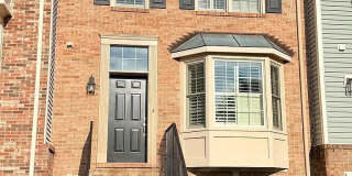 43576 BLACKSMITH Square Gallery 1