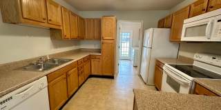 Conveniently Located Duplex! Gallery 5