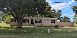 Remodeled 3 bed 2 bath 1,628 sq ft home with Granite Countertops Gallery 1