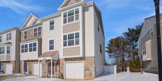 592 BURR OAK Court Gallery 1