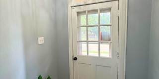 Charming 3-Bedroom Home in the Oakland Neighborhood Gallery 3