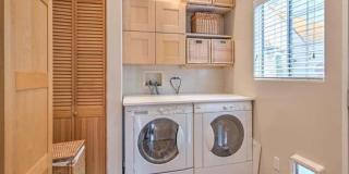 Beautifully Remodeled Home in Fantastic Westside Village/Palms location Gallery 10