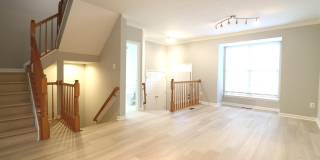 43673 SCARLET Square Gallery 5