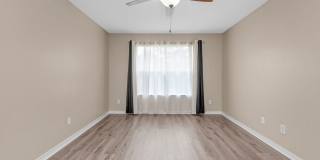 Charming 3BR Home with Fenced Yard, Garden Tub & Double Vanity Gallery 24