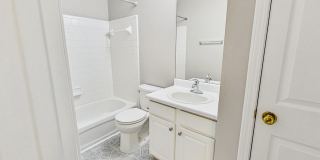 Single-family home in Kennesaw, GA near KSU, Town Center and Woodstock. Gallery 39