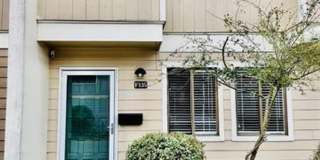 Spacious 3-Bedroom Condo with Lake Access in Point Arcadia – Updated Interiors & Prime Columbia Location | $1,650/mo Gallery 1