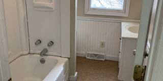 Lovely 3 Bedroom Southside Holland Gallery 5