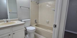 Top-Floor 2BR/2BA Condo with Vaulted Ceilings, Office Room, Patio & Community Amenities in Thornton! Gallery 8