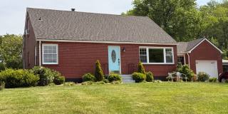 Hilltop Charm in Floyds Knobs – Spacious All-Brick Beauty with Room to Grow! Hilltop Charm in Floyds Knobs – Spacious All-Brick Beauty with Room to Grow! Gallery 4