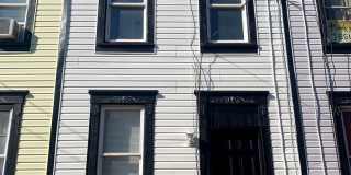 3/1 Rowhouse Available To Rent in Upper Lawrenceville - Available April!! Gallery 1