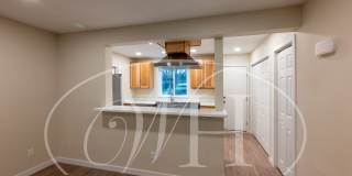 Spacious 2 bedroom duplex with attached garage Gallery 11