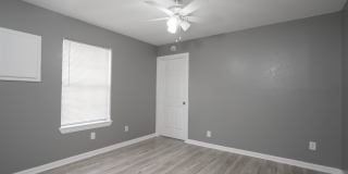 1918 Angus Street -3 Gallery 25