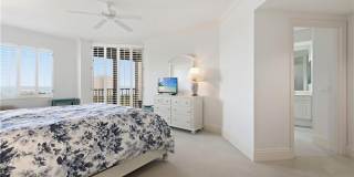 8990 Bay Colony Dr Gallery 17