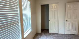Charming 2 Bed/2 Bath Cottage in Cedar Park Gallery 16