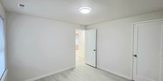 North Seattle/ Shoreline 2 Bedroom + Bonus Room 1BA House Gallery 7