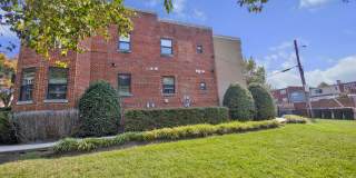 1301 Adams St Ne Gallery 21