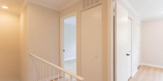 22 STONE MANOR Gallery 21