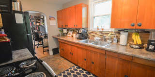 Tucked away, conveniently located, home for rent! Gallery 7