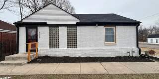 2002 East 17th Street North Gallery 1