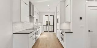 Reservoir District Townhome | 3 Bed + Den | 3.5 Bath | 1,800 Sf | Large Private Rooftop Deck & Balcony | 1 Car Garage Gallery 6