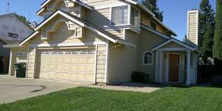 4 bedroom in Dixon with spacious back yard Gallery 1