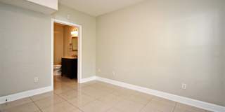 206 E SOUTH STREET Gallery 21