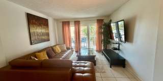 Beatifully updated Beach condo FULLY FURNISHED ANNUAL RENTAL 2/2 Gallery 19
