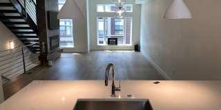 Gorgeous, Modern 3 Bedroom 4 Bathroom Townhouse Near Sloan's Lake Gallery 4