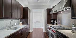 118 E ERIE Street Gallery 11