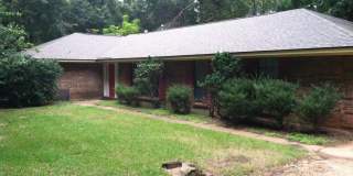 Large secluded 4 bedroom/2 bath in Blue Ridge Estates Gallery 1