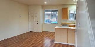 Great Location! 2 Bed 2 Bath Townhouse Style Condo! Open Concept! Laminate Floors Throughout Main! Gallery 7