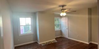 Charming Historic Duplex In the Heart if Savannah's Historic District Gallery 7