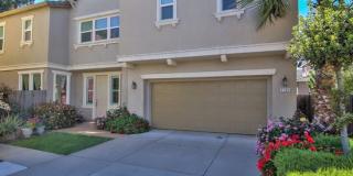 Stunning (Formal Model) 3/3 w/Huge Loft! Please read entire ad before requesting a viewing!! Gallery 1