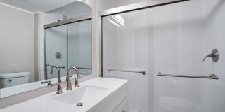 Spacious 3 Bed, 2 Bath in Newark - Move-In Ready Gallery 4