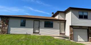 Spacious 2 bedroom 1 bathroom duplex in a great location! Gallery 1