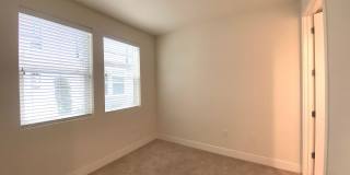 ALMOST NEW, SUPER CLEAN 2 BED, 2.5 BATHS, WOOD FLOORS, STAINLESS STEEL APPLIANCES, CLUBHOUSE WITH POOL Gallery 9