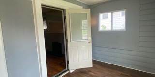 2411 East Genesee St - Apt 1 Gallery 4