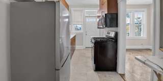 1932 SUMMIT Place NE Gallery 10