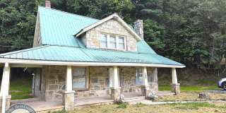 Available Now: House on AppleCart Stop! Gallery 1