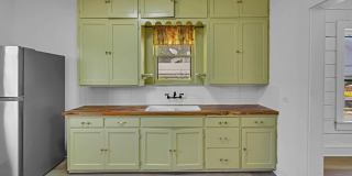 Spacious 3 Bed - 1 Bath House Near Downtown Spacious 3 Bed - 1 Bath House Near Downtown Gallery 16