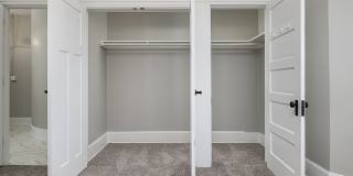 Elegant Renovation! HUGE 1 Bed 1 Bath Available Now! Gallery 86