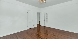 114 W Windsor Avenue Gallery 27